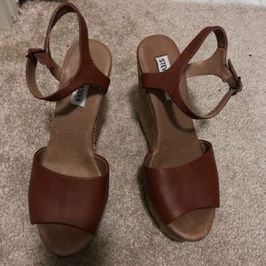 Steven Madden Brown Wedges